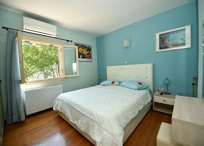 Antonia Beachfront *