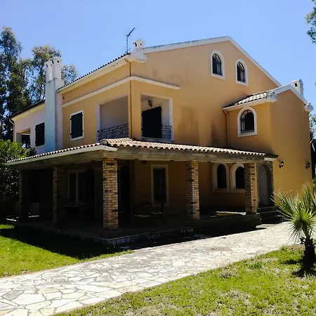 Antonia Beachfront Lefkímmi